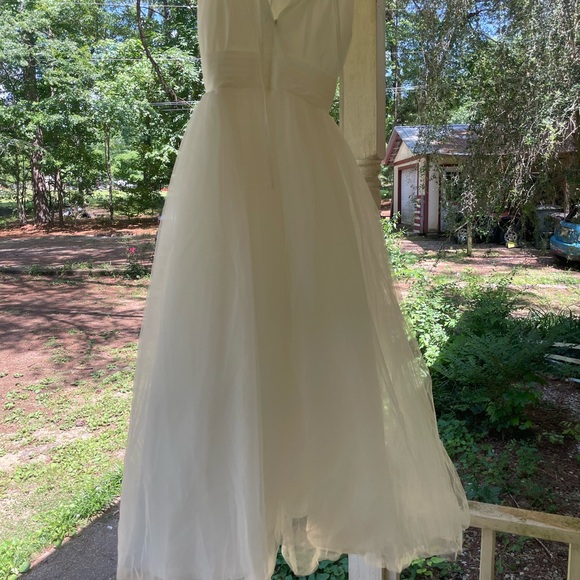 Girls Dress 12 White Flower Girl A-Line **Gown Altered in waste to fit size 8. - Picture 6 of 8